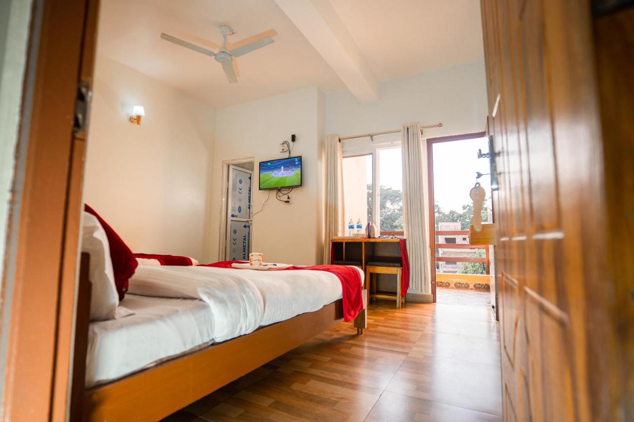 Hotel Dela Mount โพคารา ภายนอก รูปภาพ