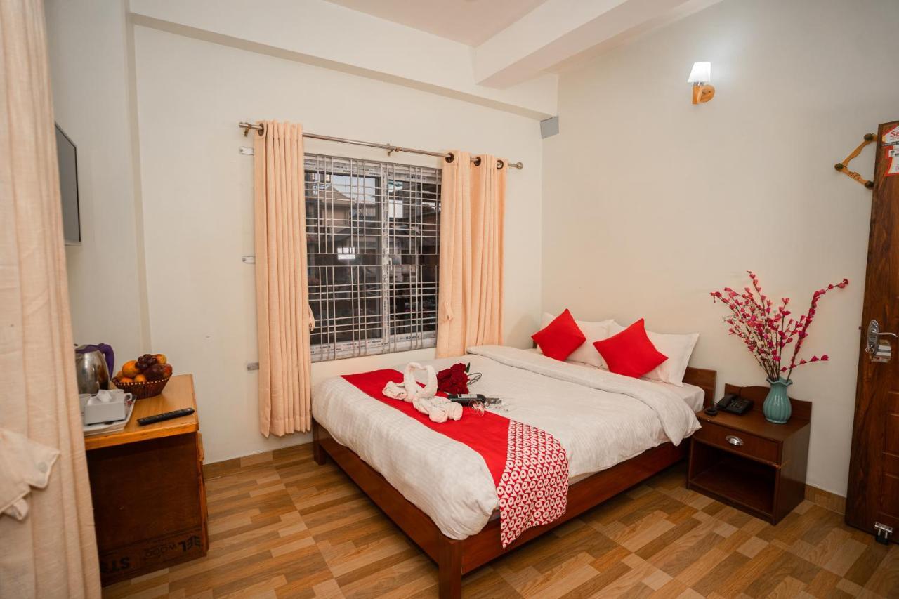 Hotel Dela Mount โพคารา ภายนอก รูปภาพ