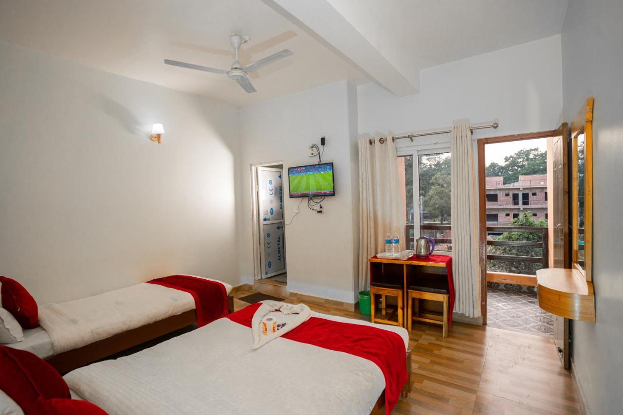 Hotel Dela Mount โพคารา ภายนอก รูปภาพ