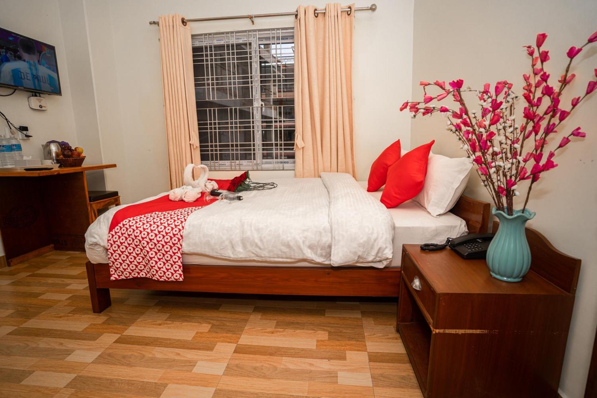 Hotel Dela Mount โพคารา ภายนอก รูปภาพ